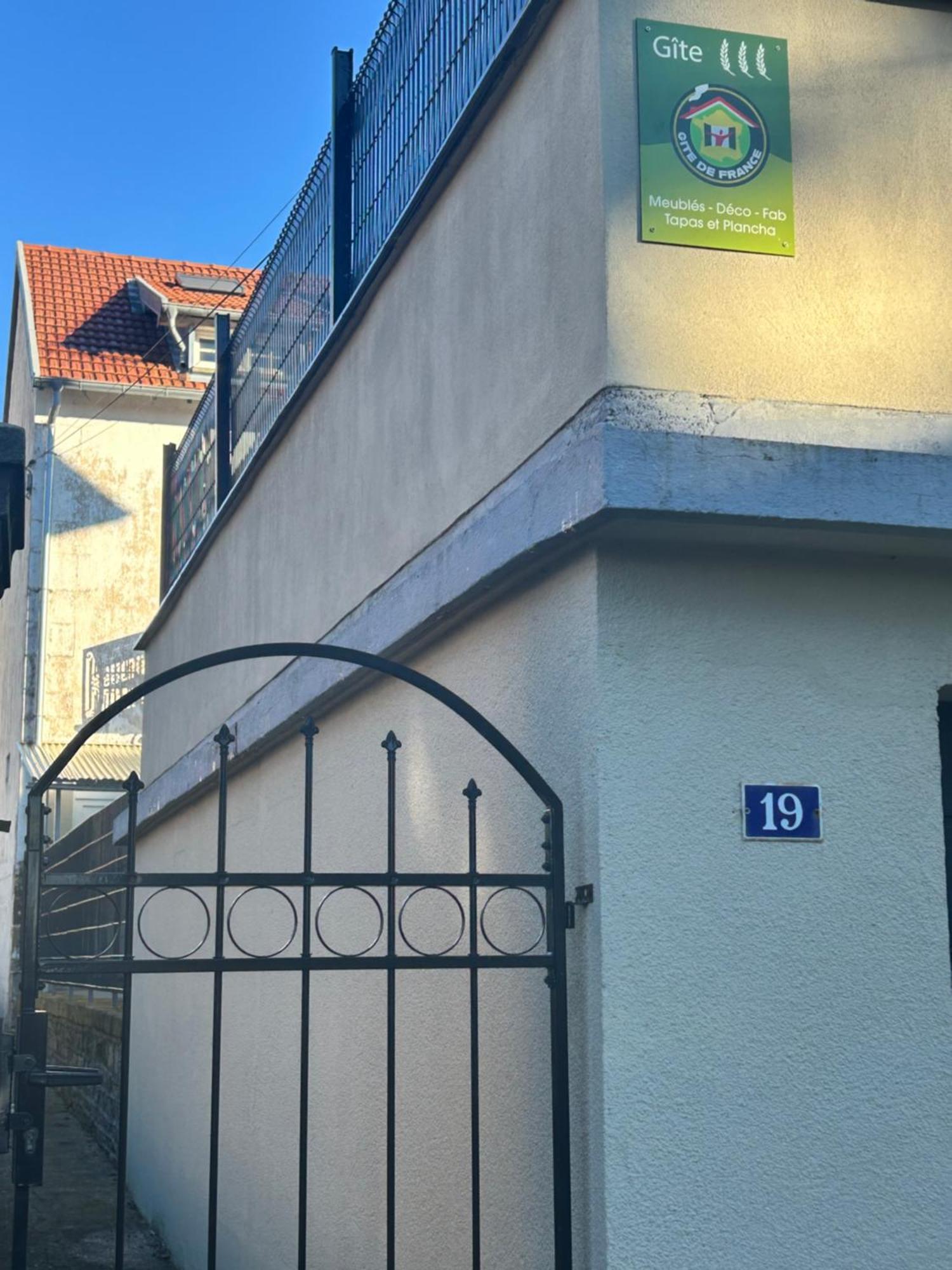 Meubles Deco Fab - Plancha Apartment Luxeuil-les-Bains Exterior foto
